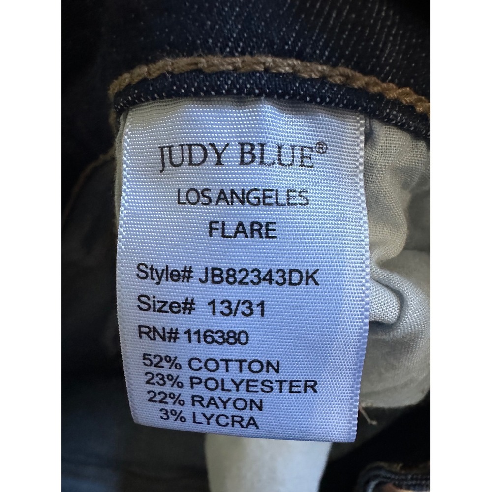 Judy Blue Women's High Rise Raw Hem Flare Jean Size 13/31 - Picture 4 of 7